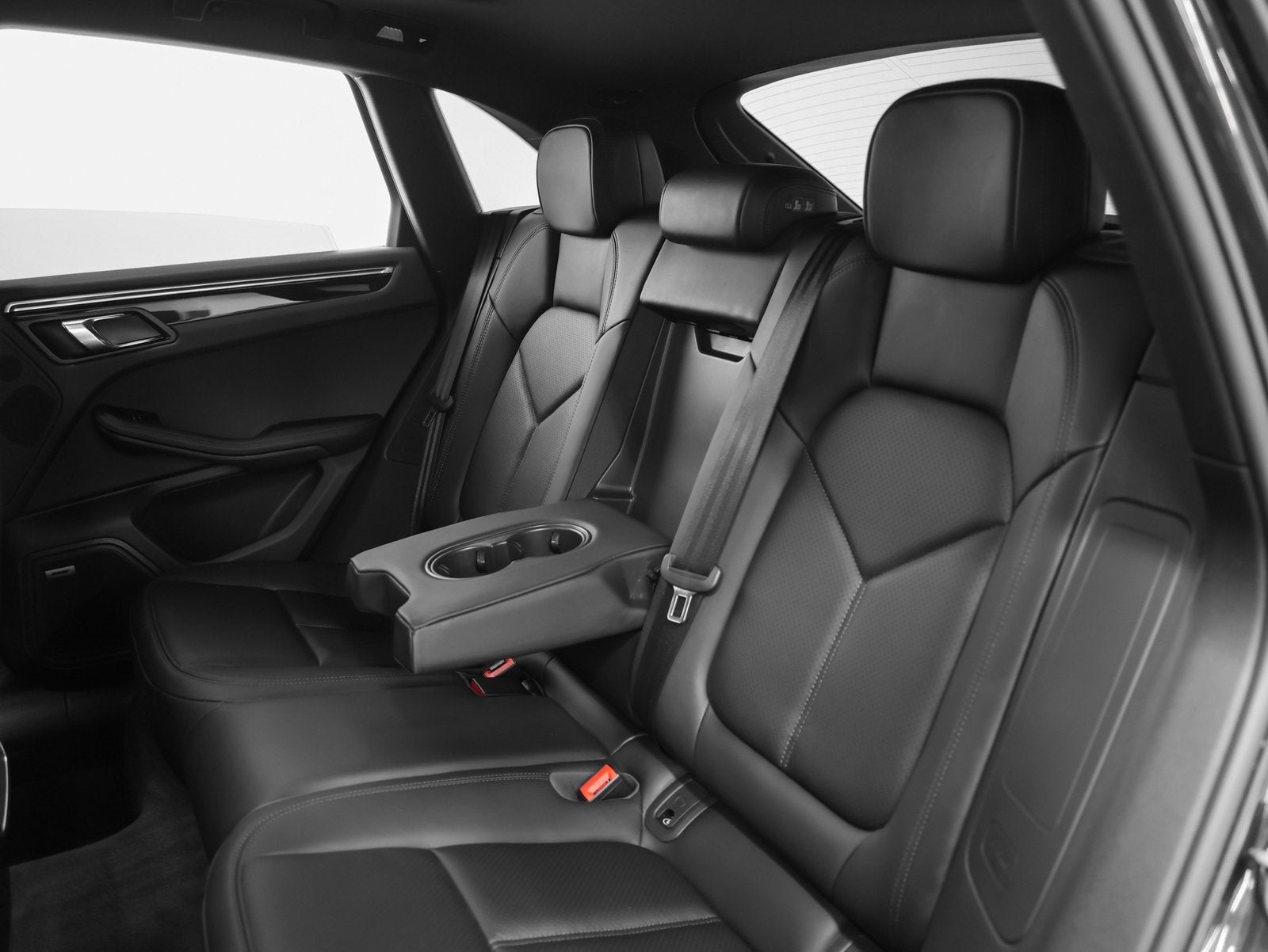 2022 Porsche Macan S