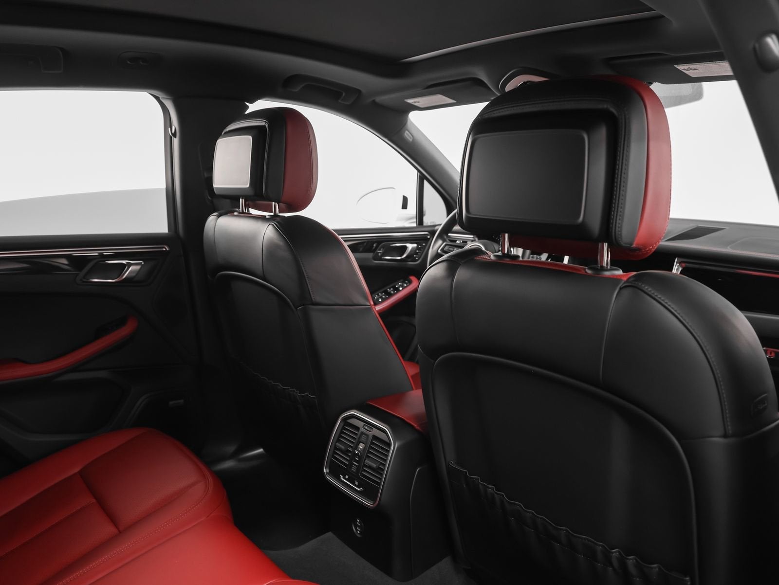 2022 Porsche Macan S