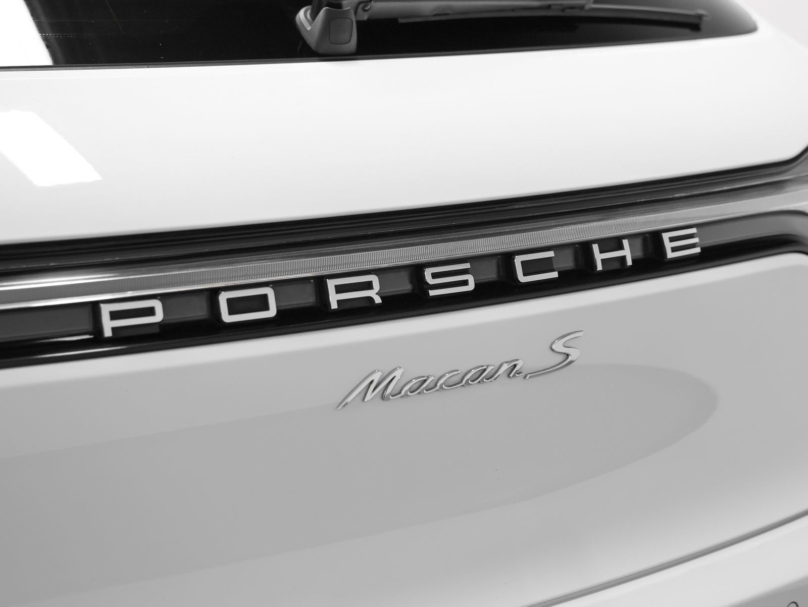 2022 Porsche Macan S