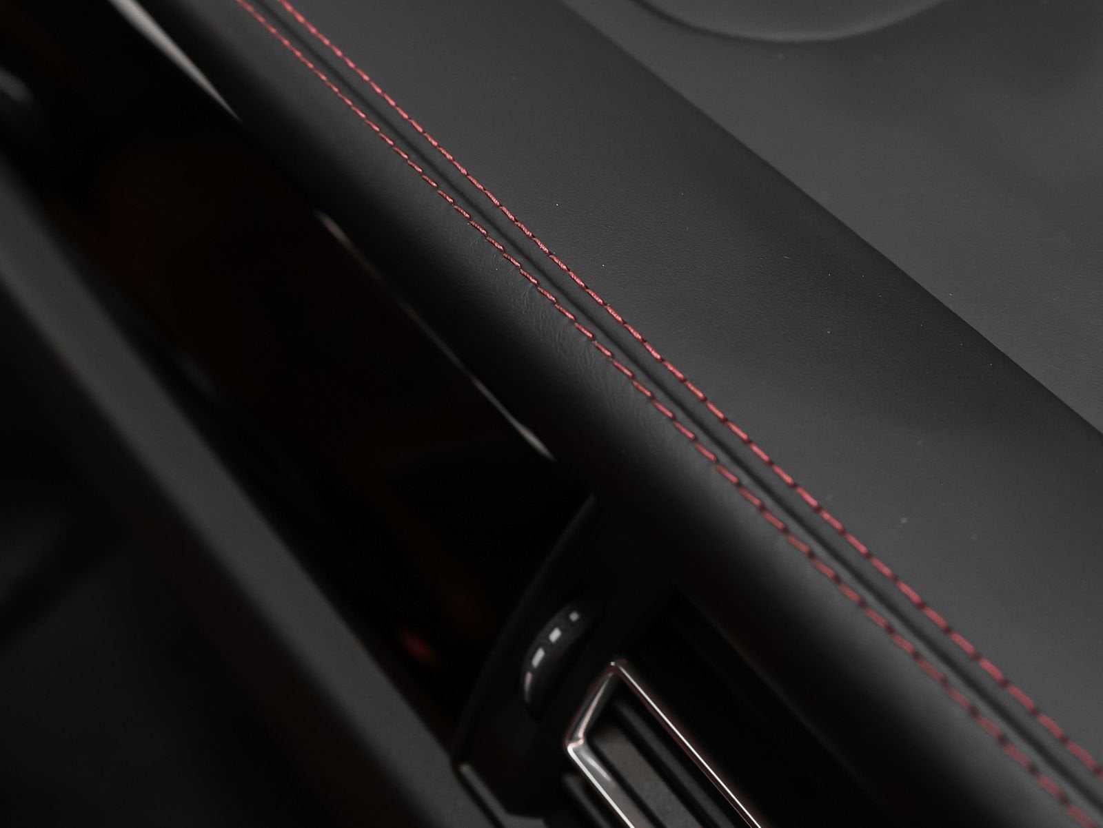 2022 Porsche Macan S