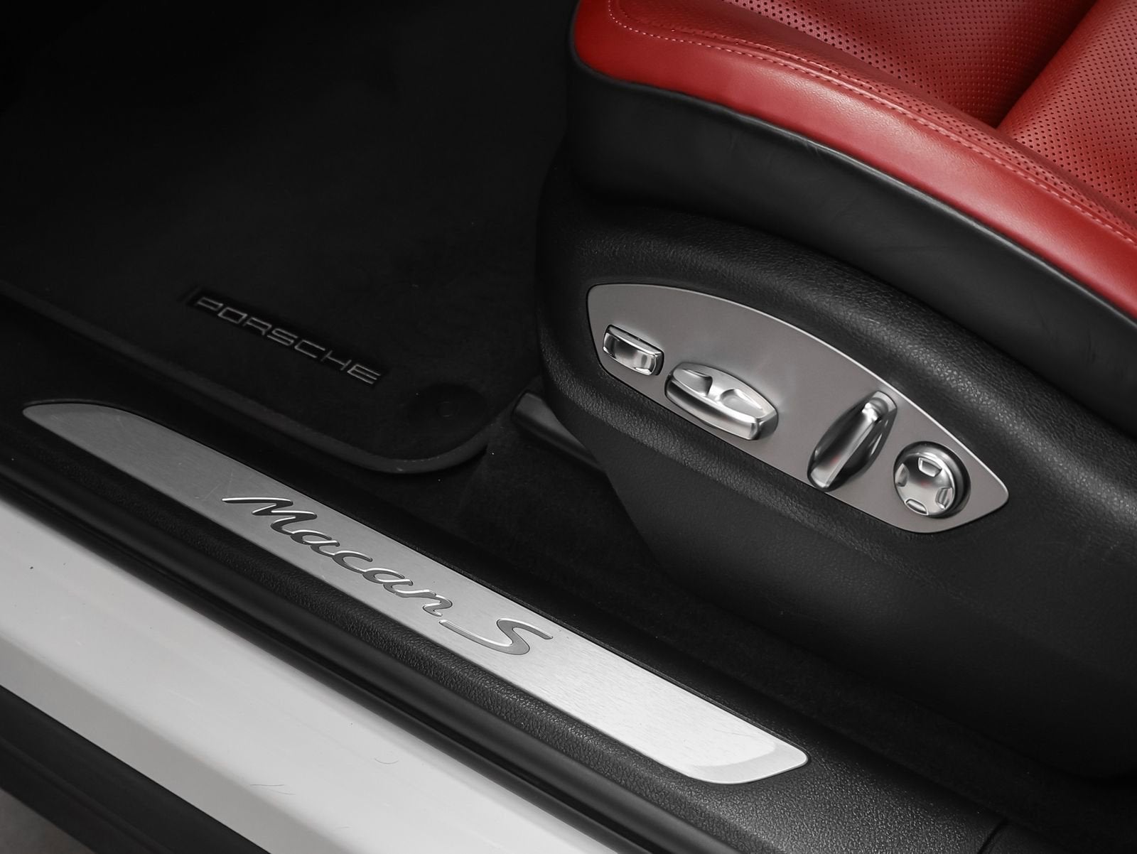 2022 Porsche Macan S