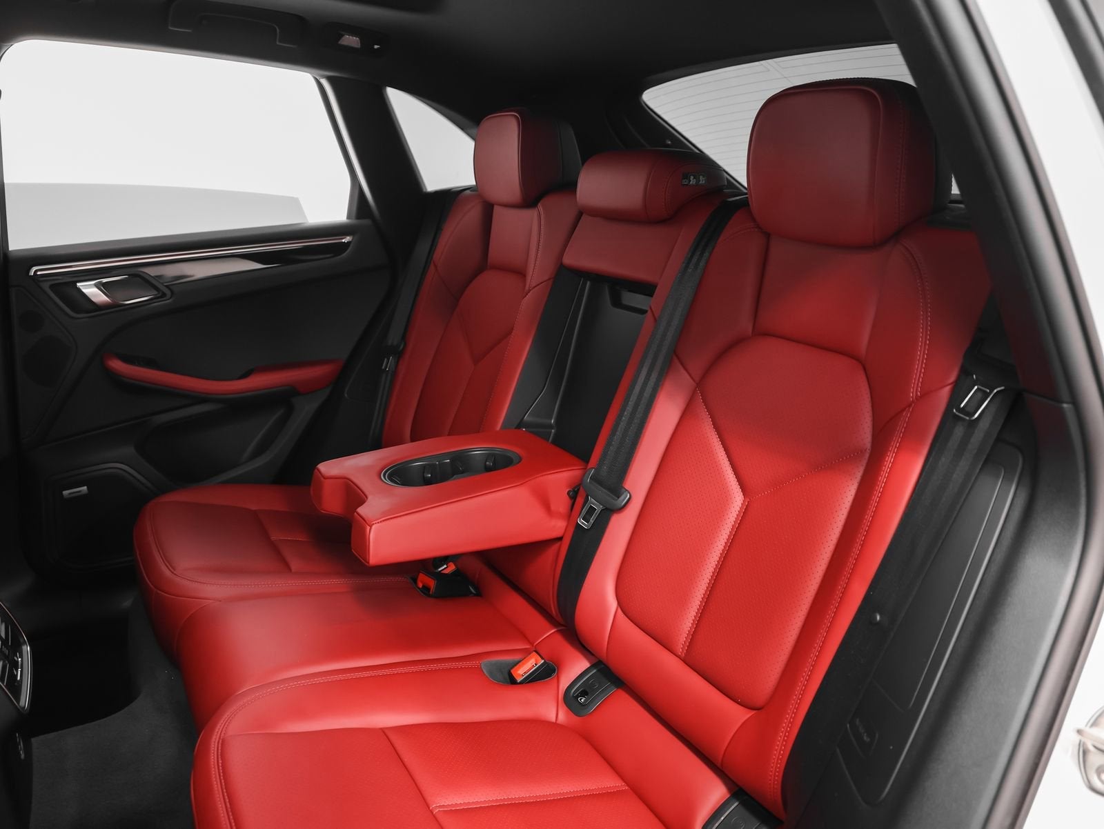 2022 Porsche Macan S