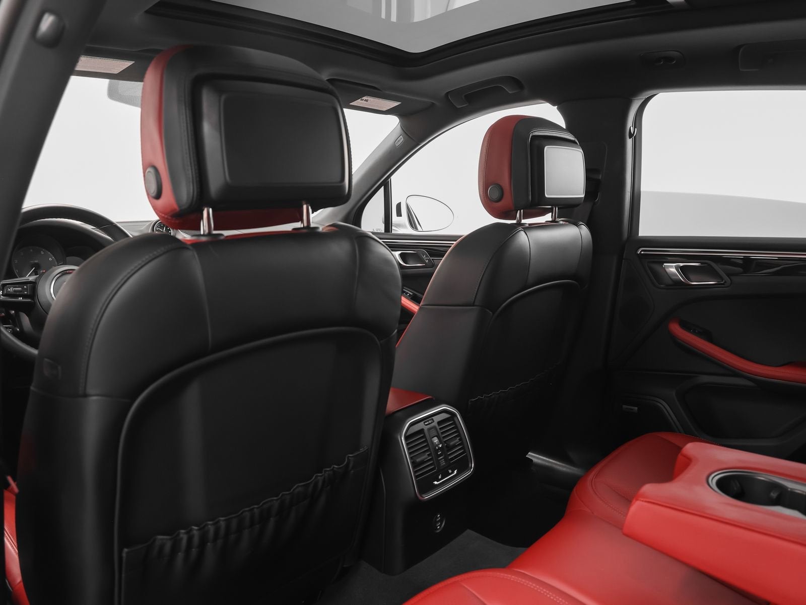 2022 Porsche Macan S