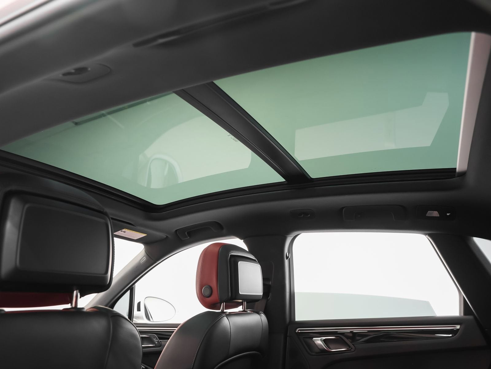 2022 Porsche Macan S