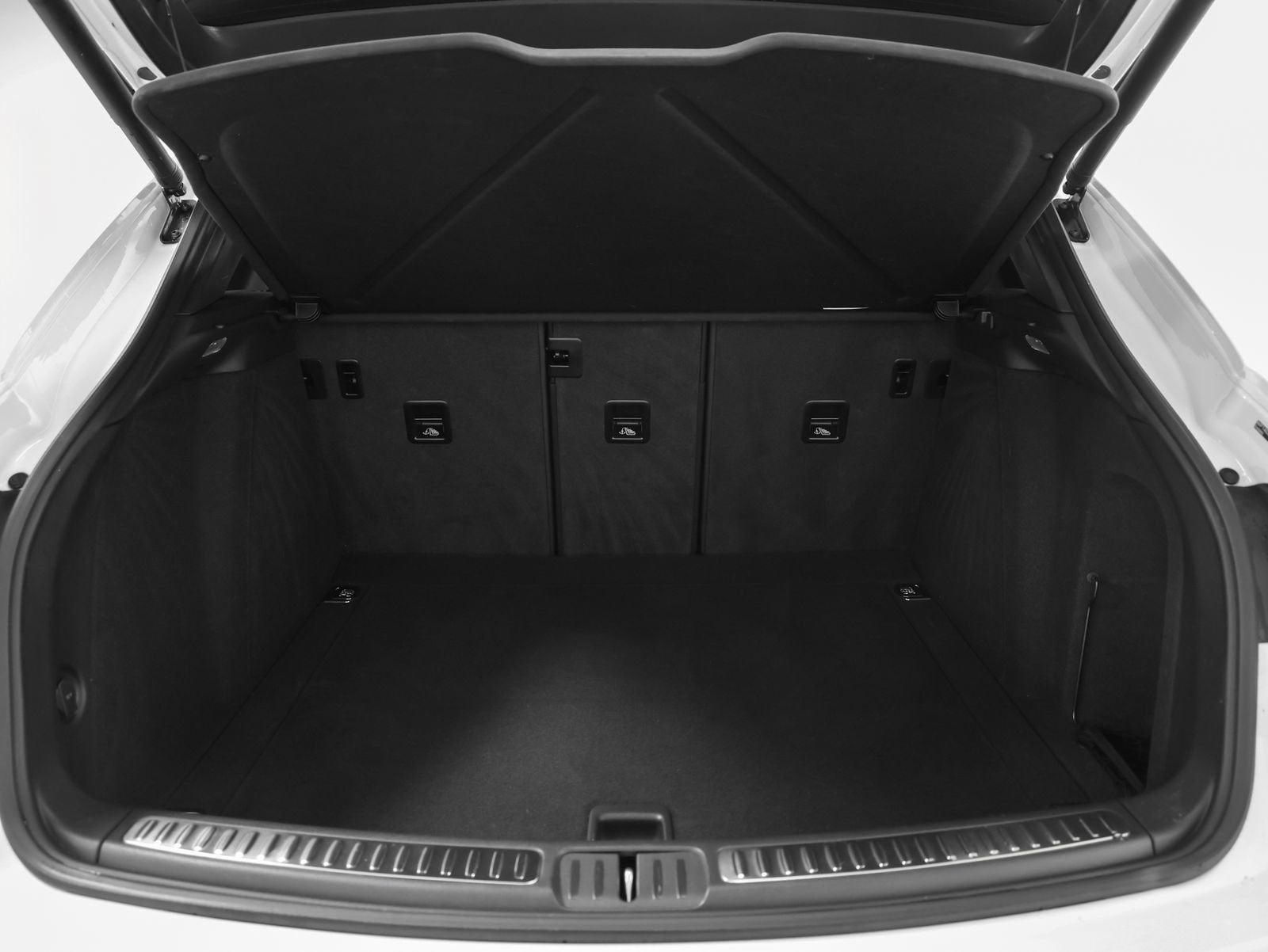 2025 Porsche Macan S