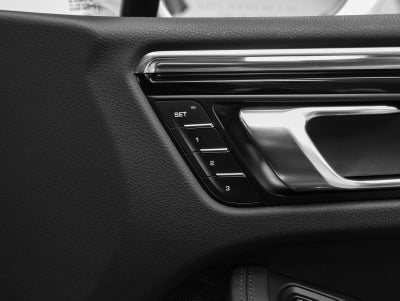 2025 Porsche Macan S