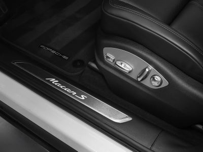 2025 Porsche Macan S