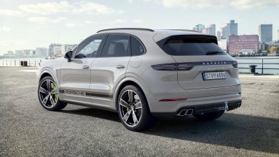 2023 Porsche Cayenne Turbo S E-Hybrid