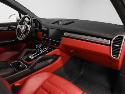 2022 Porsche Cayenne Base
