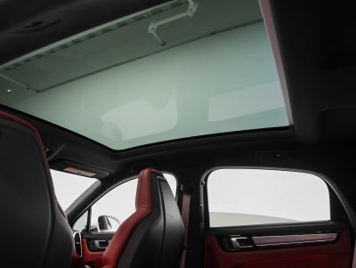 2022 Porsche Cayenne Base