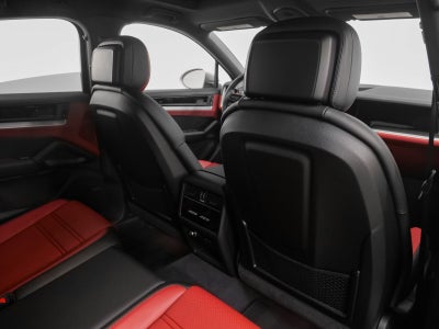 2025 Porsche Cayenne Base