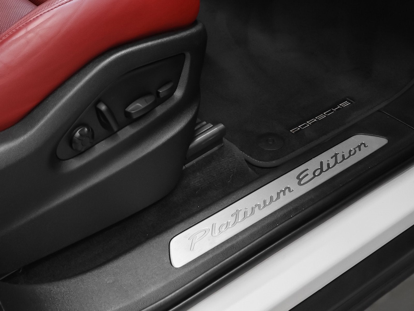 2022 Porsche Cayenne Platinum Edition