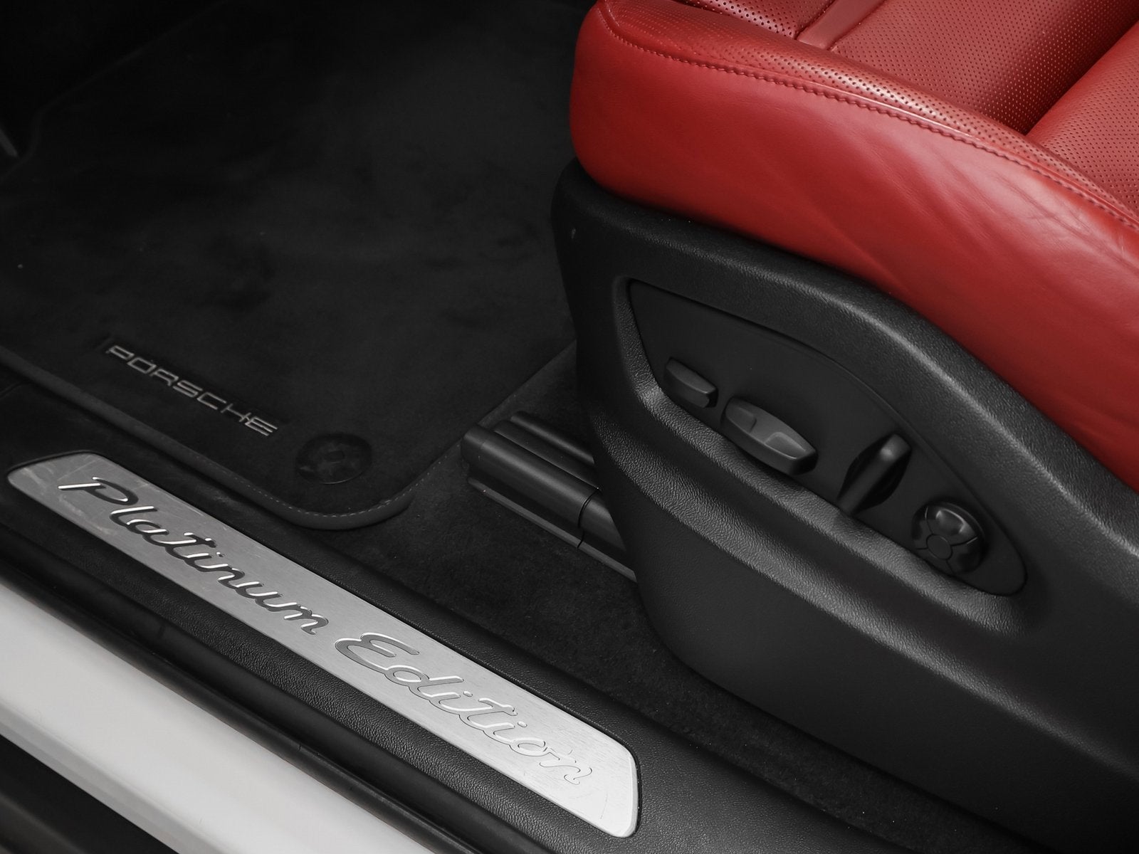 2022 Porsche Cayenne Platinum Edition