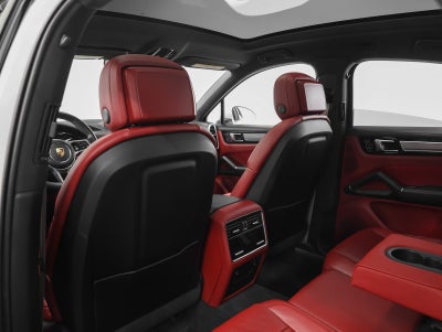 2022 Porsche Cayenne Platinum Edition