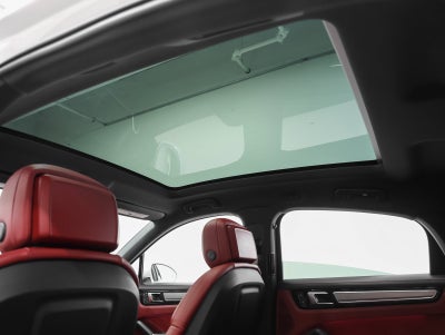 2022 Porsche Cayenne Platinum Edition