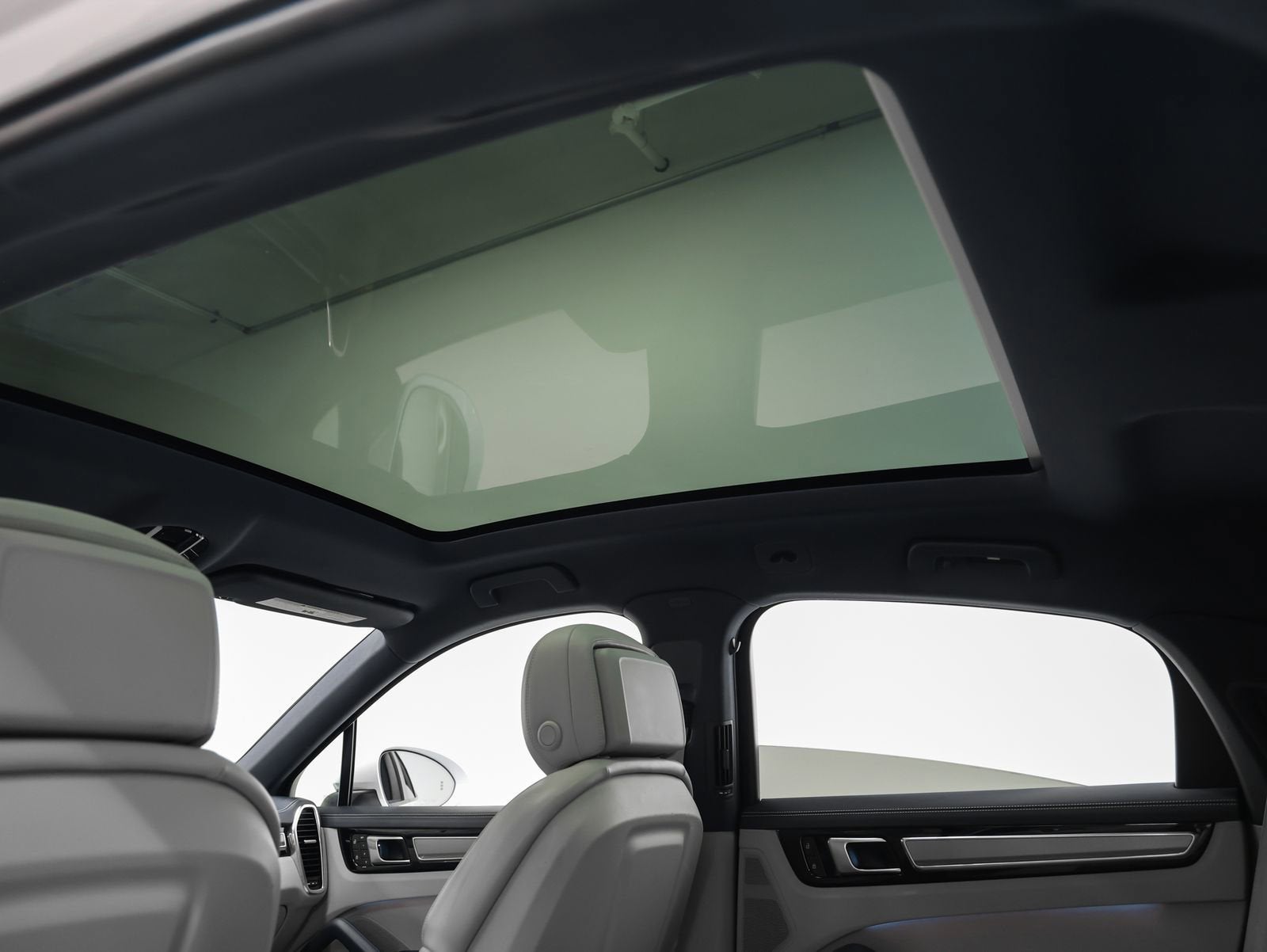 2023 Porsche Cayenne Base