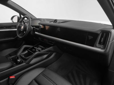 2025 Porsche Cayenne Base