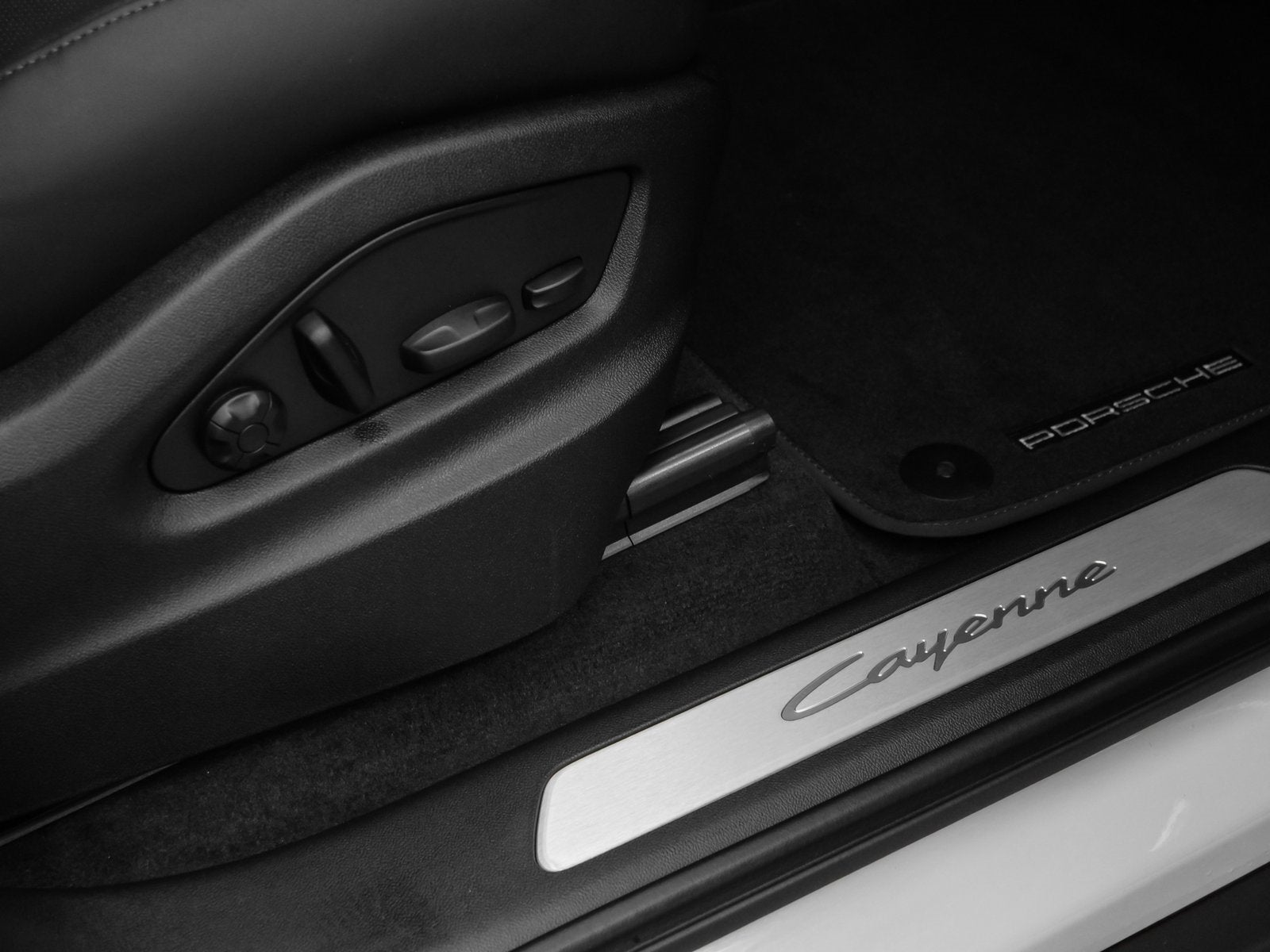 2024 Porsche Cayenne Base