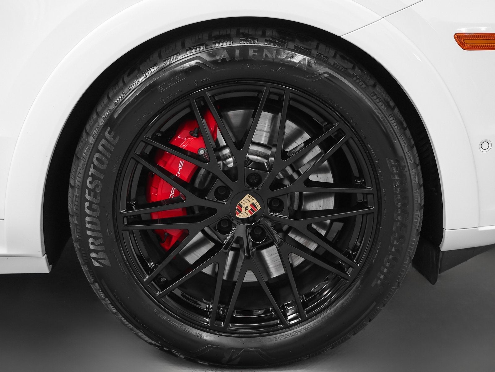 2025 Porsche Cayenne GTS