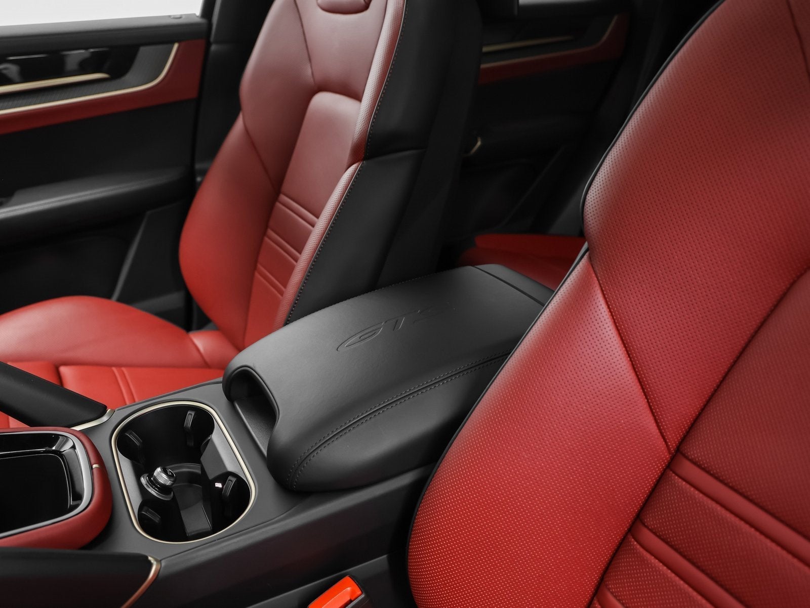 2025 Porsche Cayenne GTS