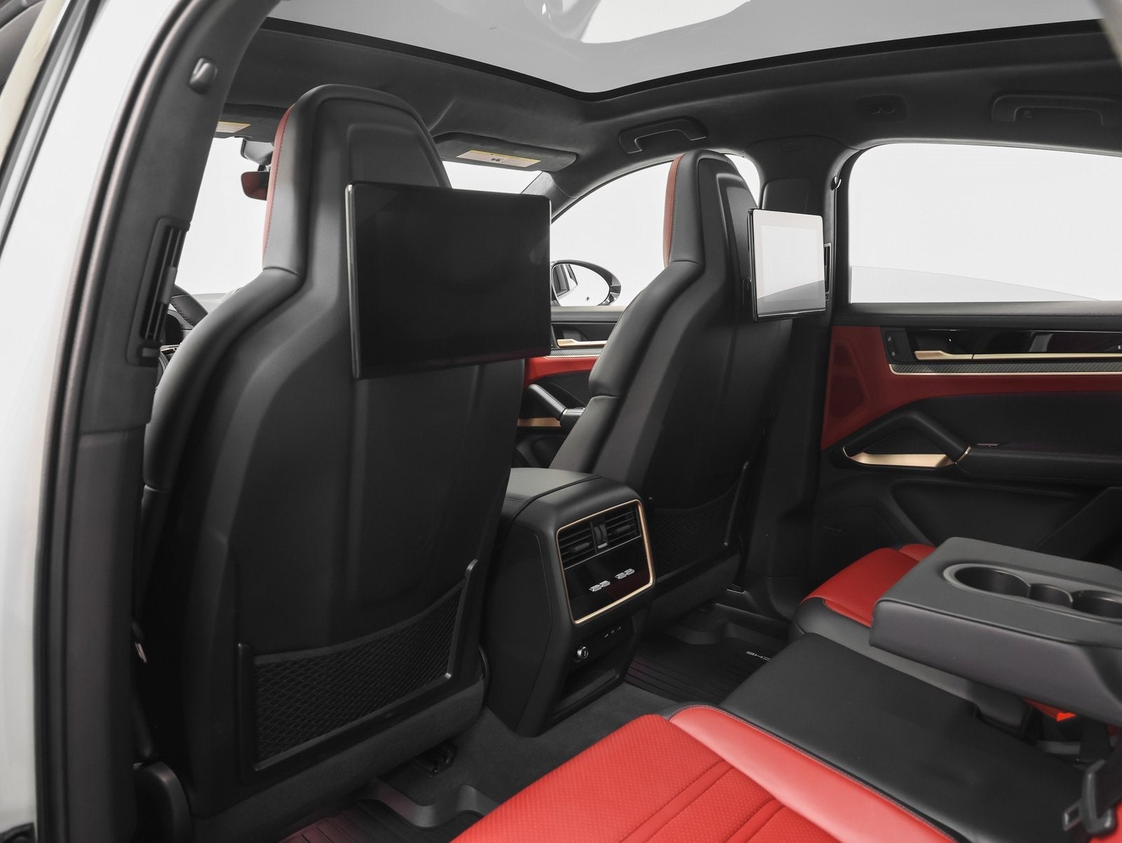 2025 Porsche Cayenne GTS