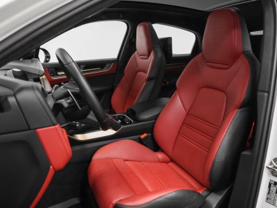 2025 Porsche Cayenne GTS