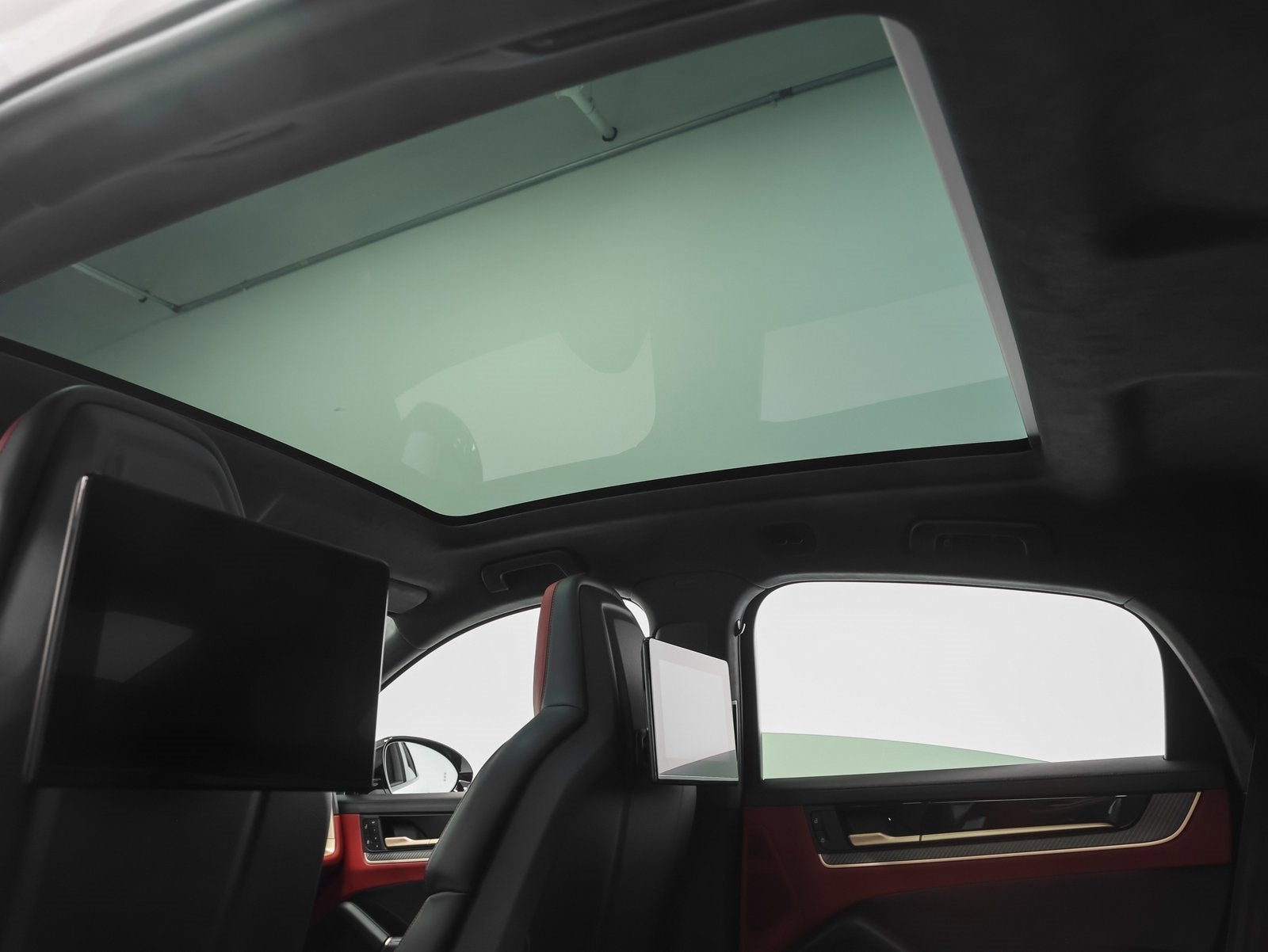 2025 Porsche Cayenne GTS