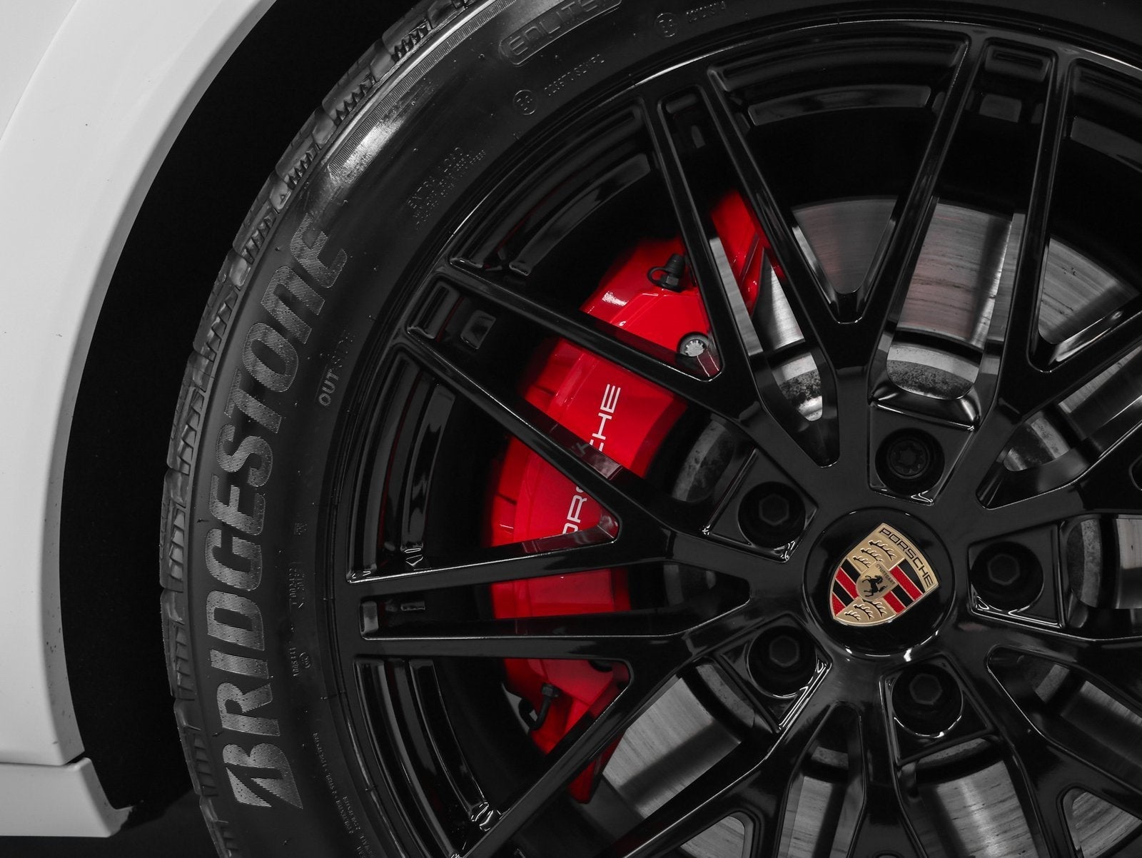 2025 Porsche Cayenne GTS