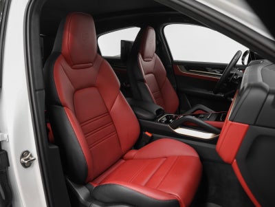 2025 Porsche Cayenne GTS