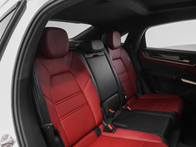 2025 Porsche Cayenne GTS