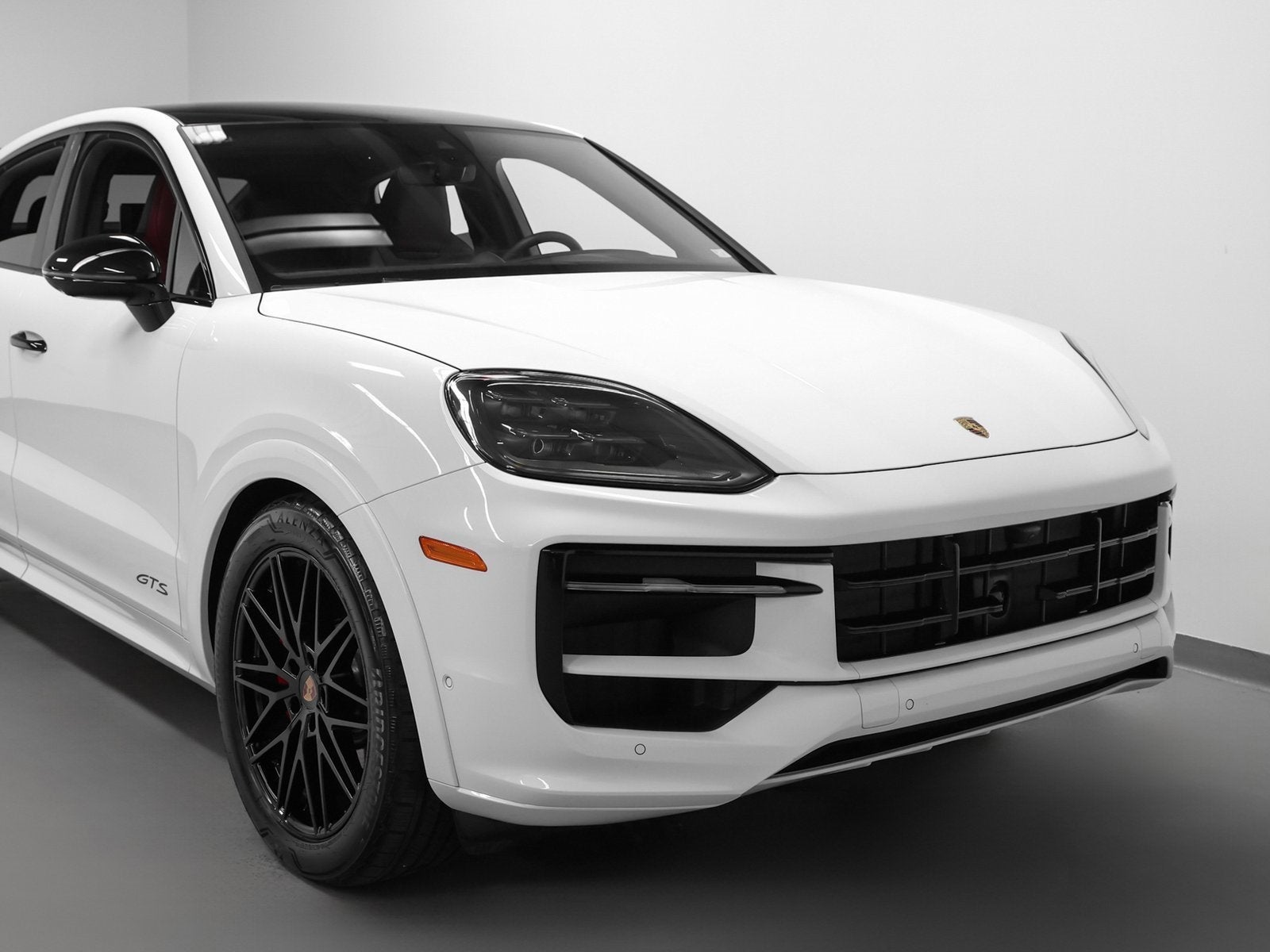 2025 Porsche Cayenne GTS