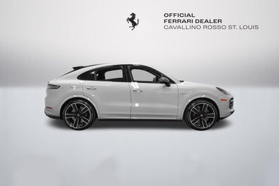 2022 Porsche Cayenne Turbo S E-Hybrid
