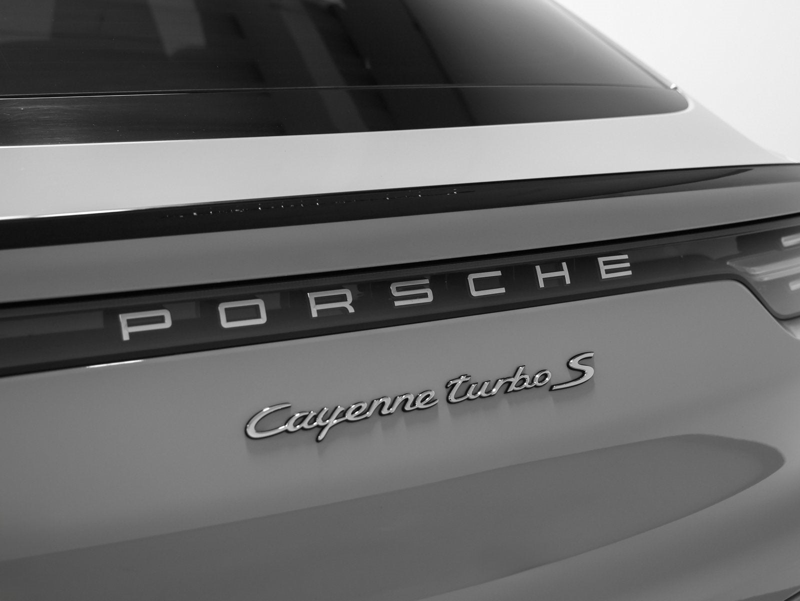 2022 Porsche Cayenne Turbo S E-Hybrid