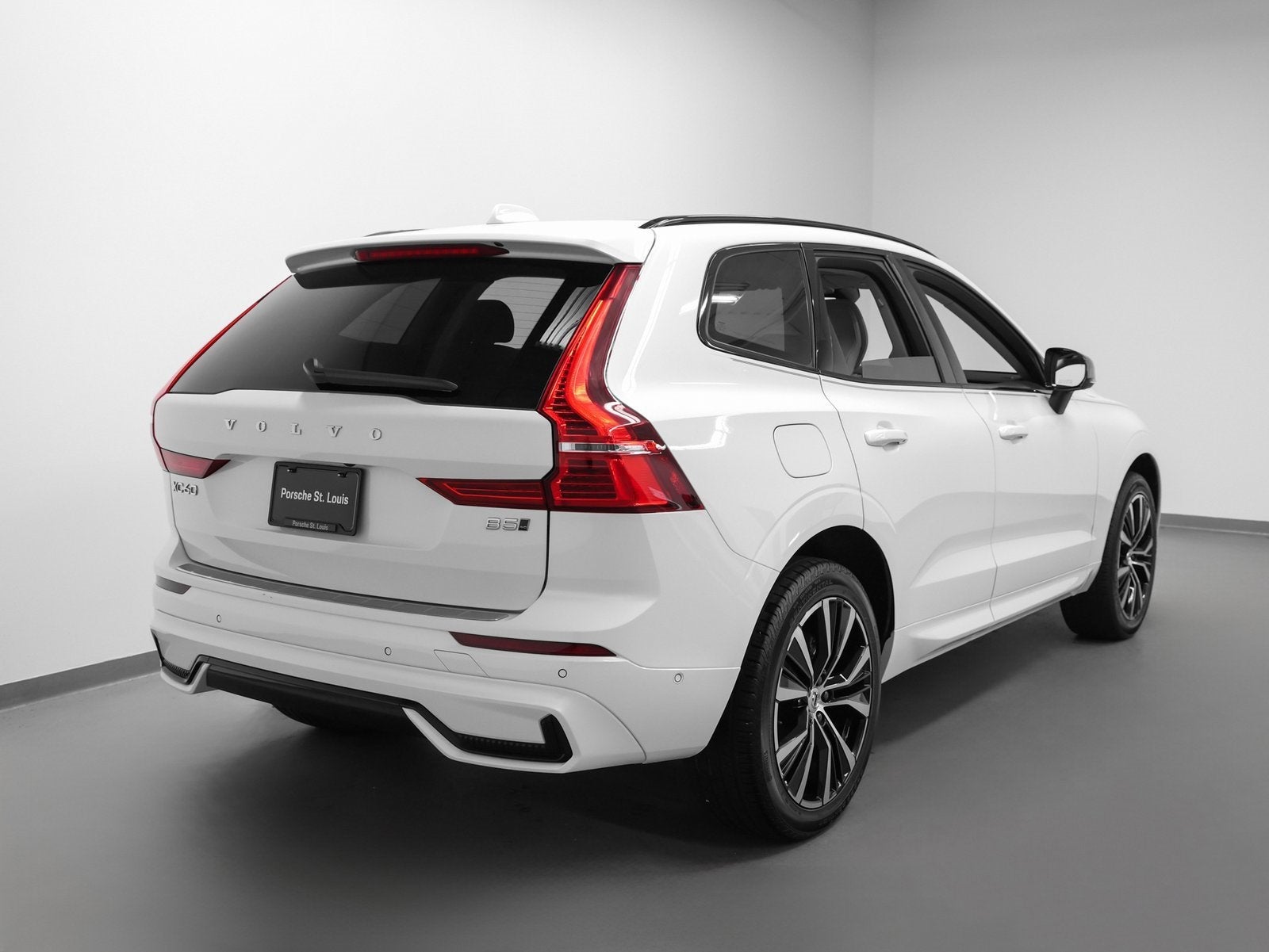 2025 Volvo XC60 Plus