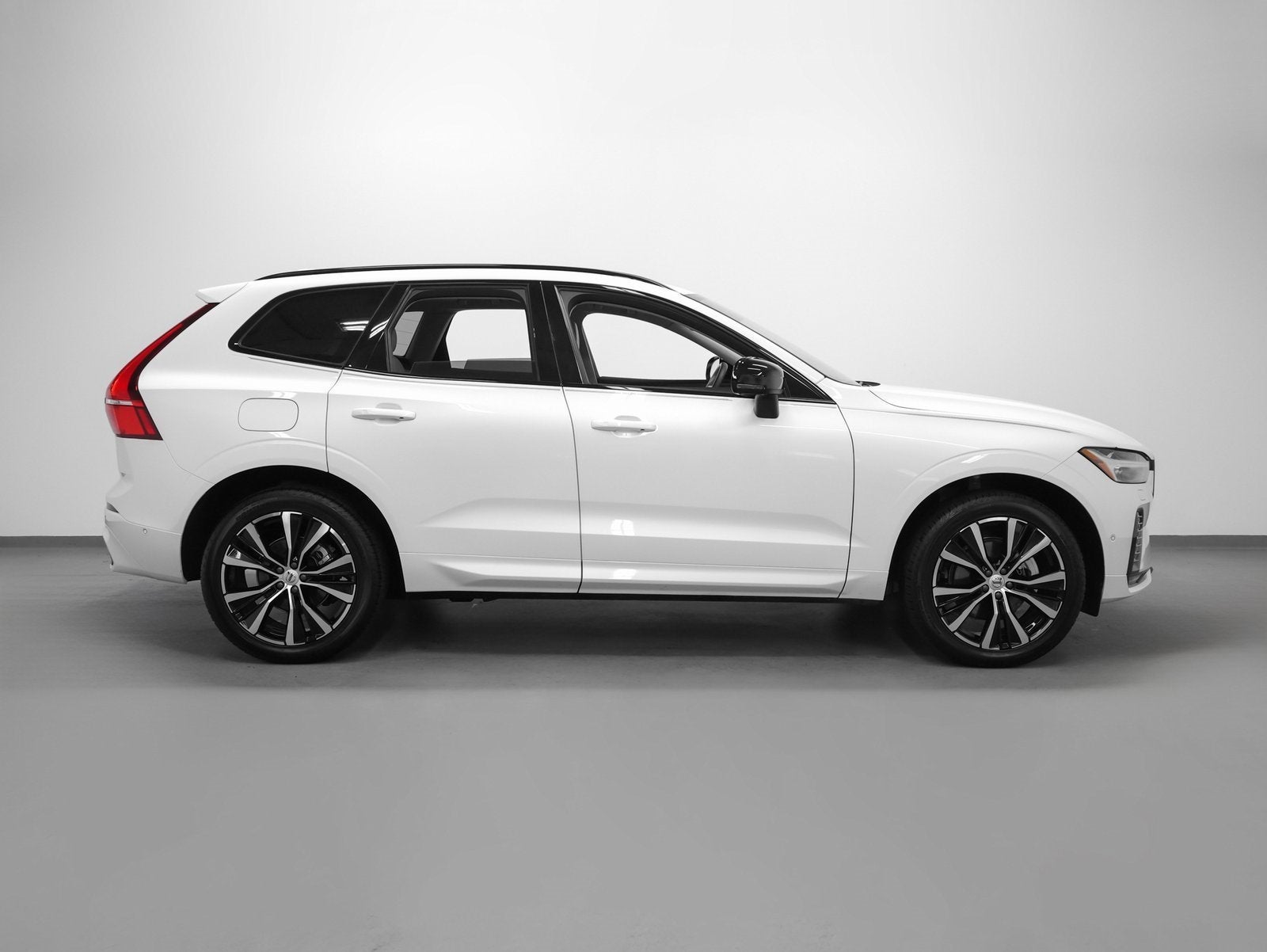2025 Volvo XC60 Plus