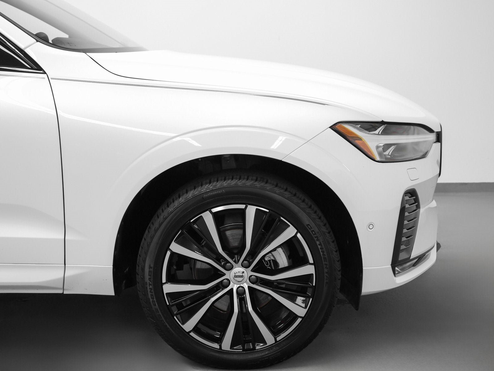 2025 Volvo XC60 Plus