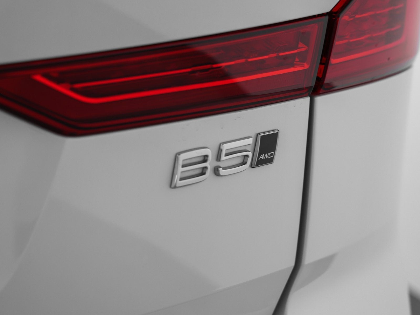 2025 Volvo XC60 Plus