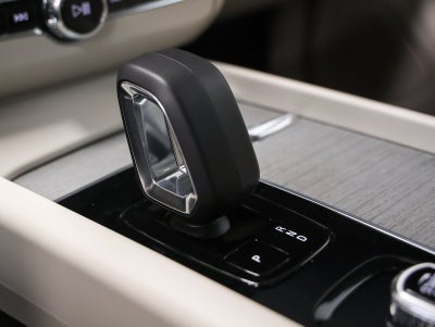 2025 Volvo XC60 Plus