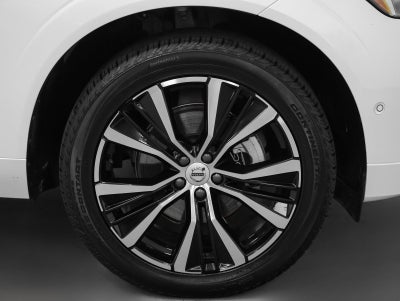 2025 Volvo XC60 Plus