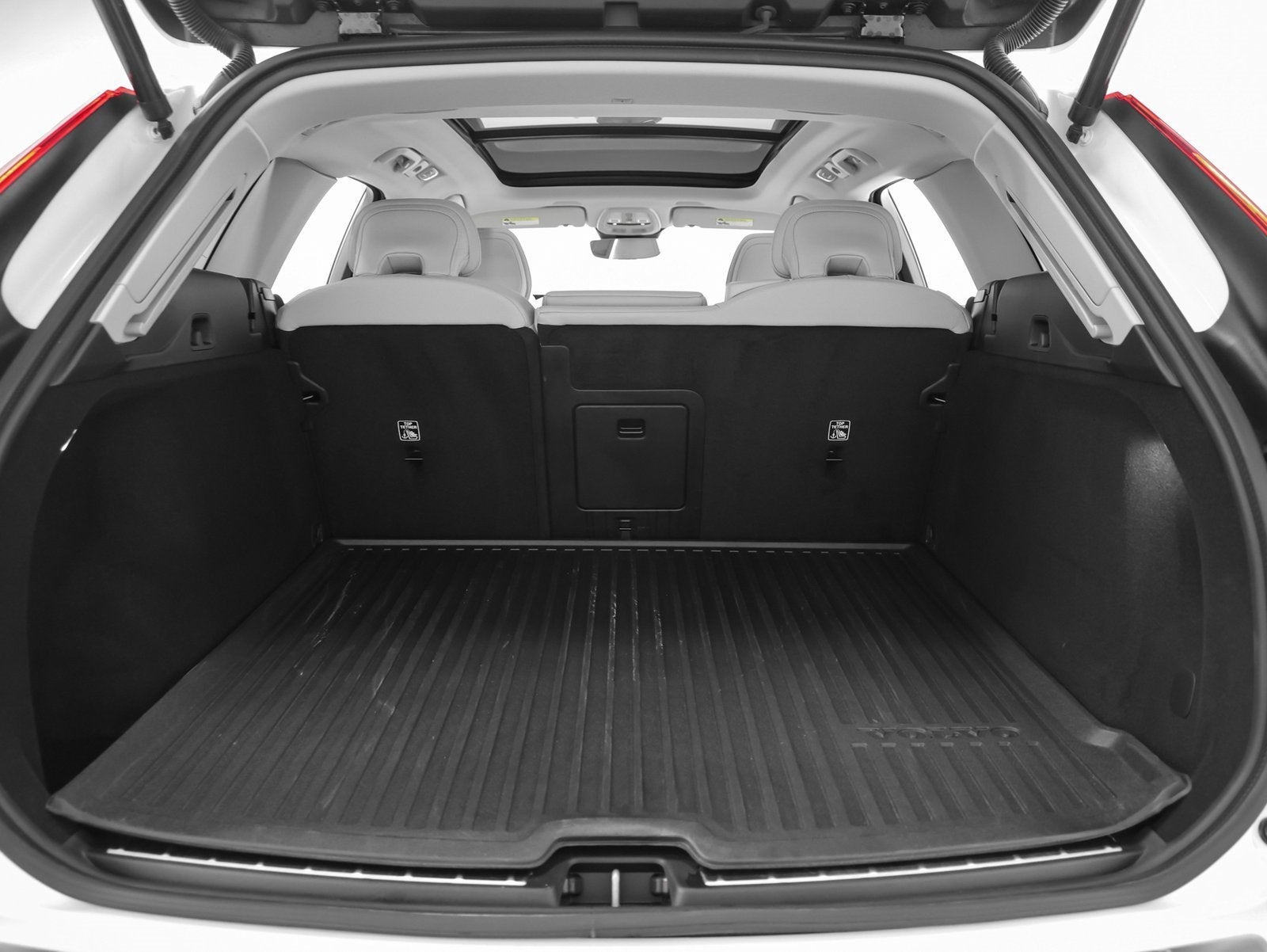 2025 Volvo XC60 Plus