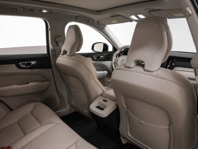 2025 Volvo XC60 Plus