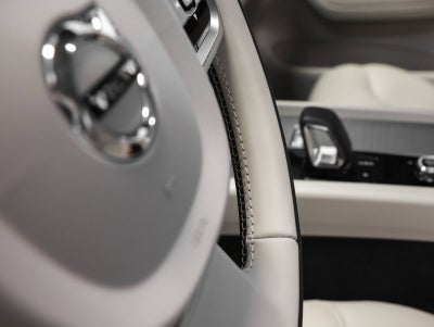 2025 Volvo XC60 Plus