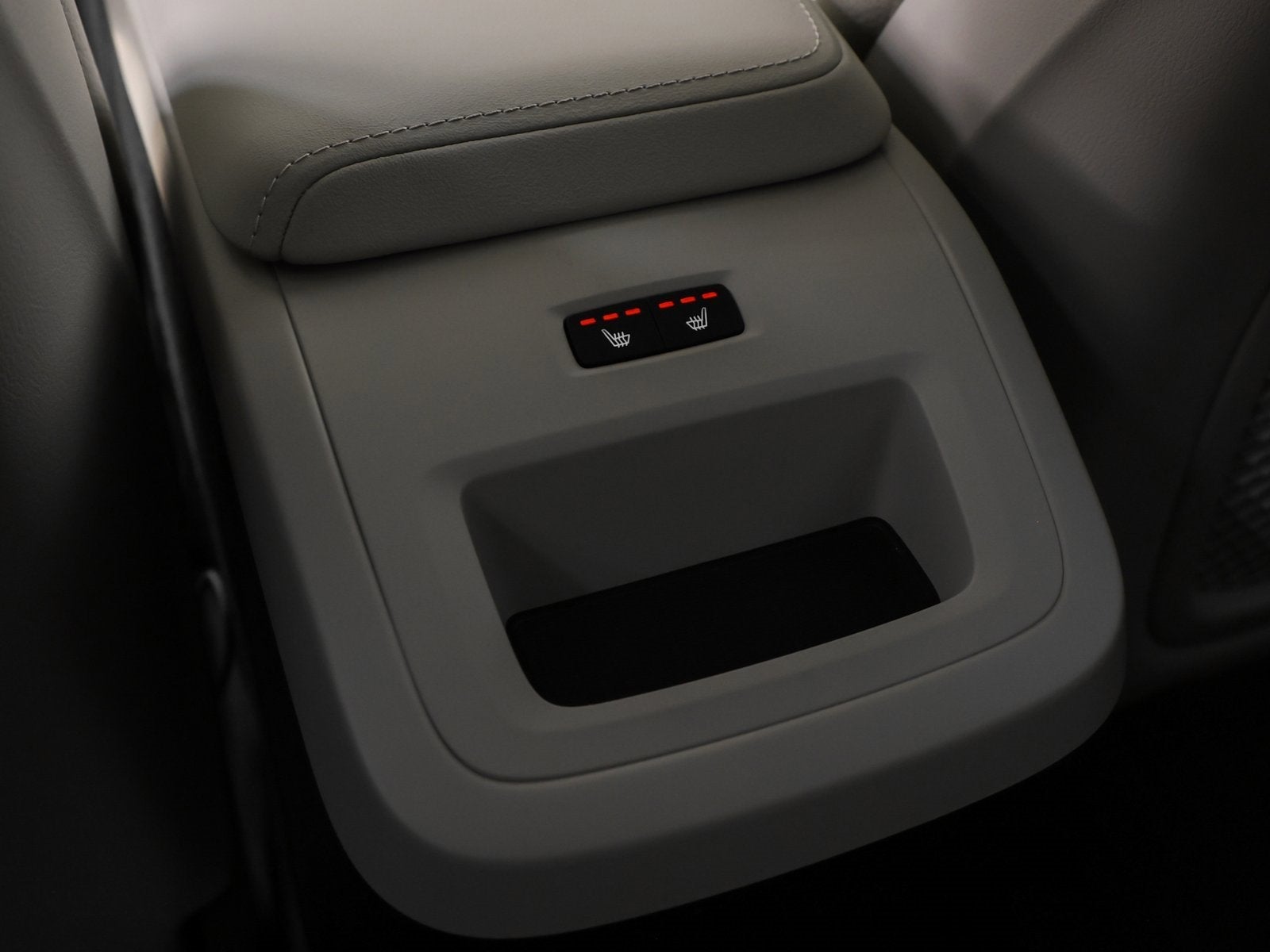 2025 Volvo XC60 Plus