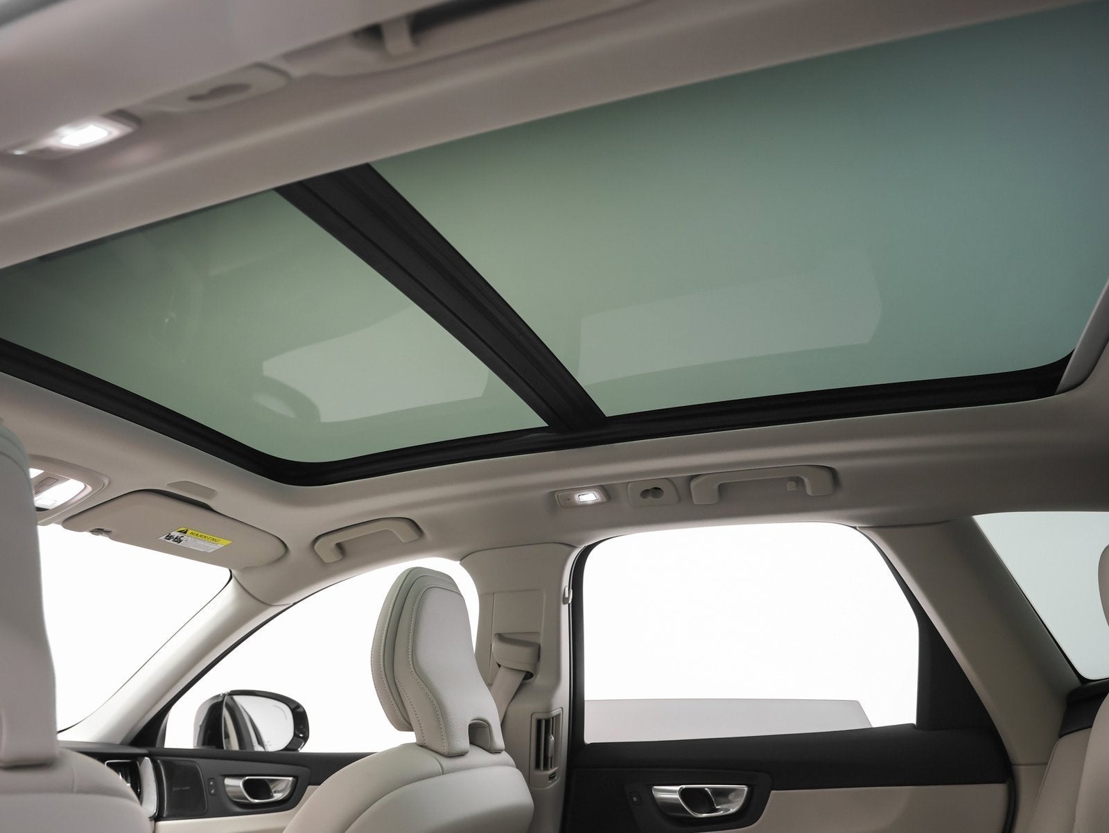 2025 Volvo XC60 Plus