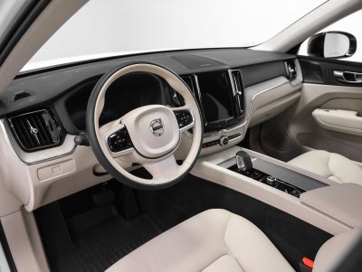 2025 Volvo XC60 Plus