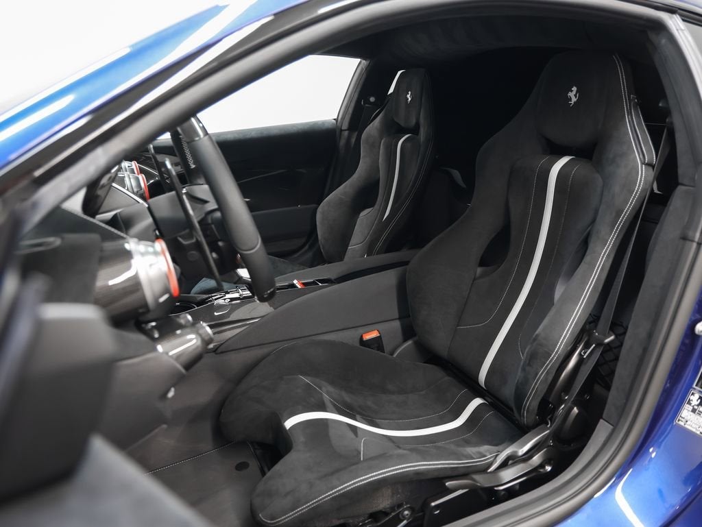 2022 Ferrari 812 Competizione Base