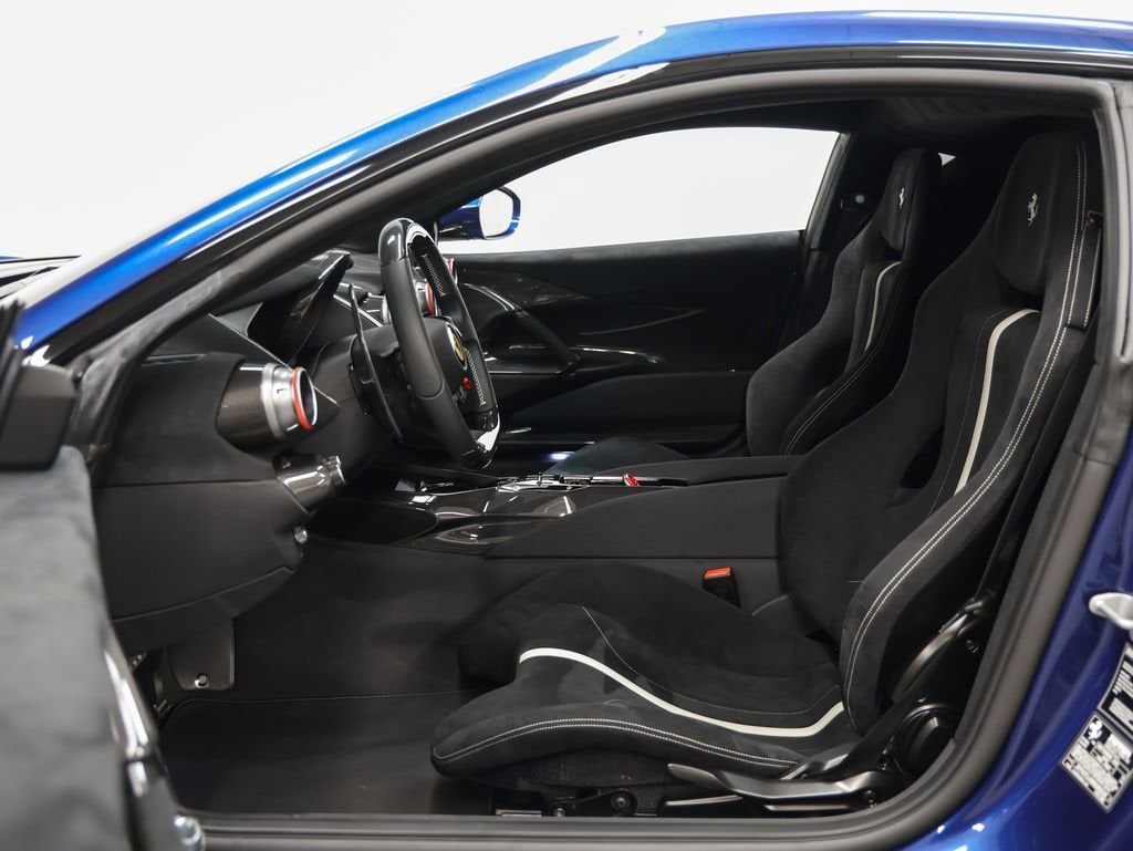 2022 Ferrari 812 Competizione Base