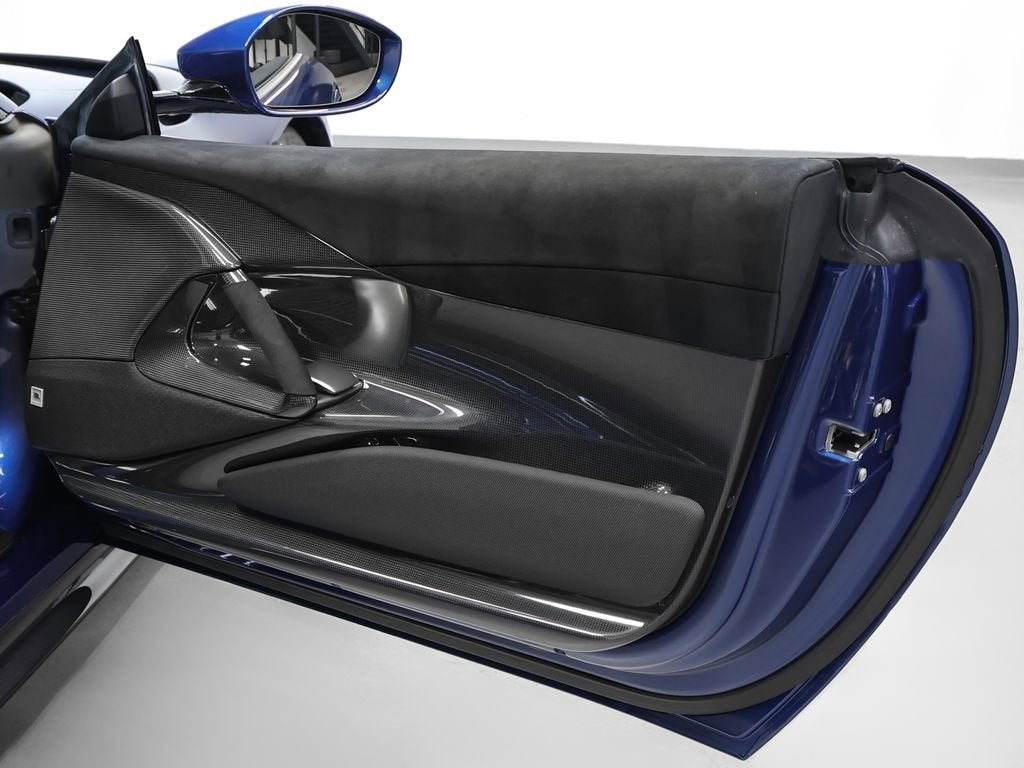 2022 Ferrari 812 Competizione Base