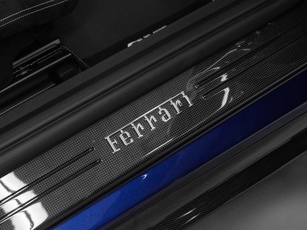 2022 Ferrari 812 Competizione Base