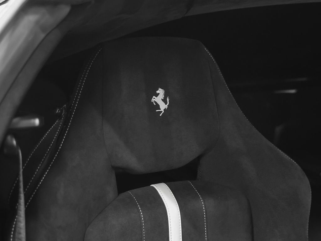 2022 Ferrari 812 Competizione Base